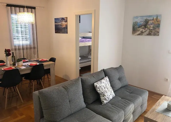 Ivesic Apartment *