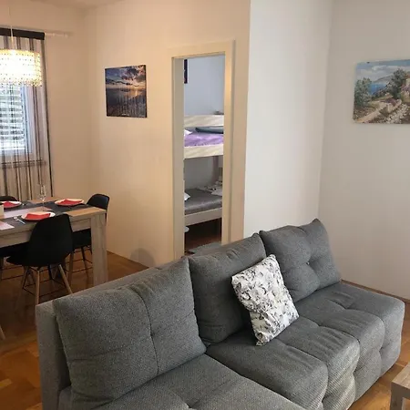 Ivesic Apartament *